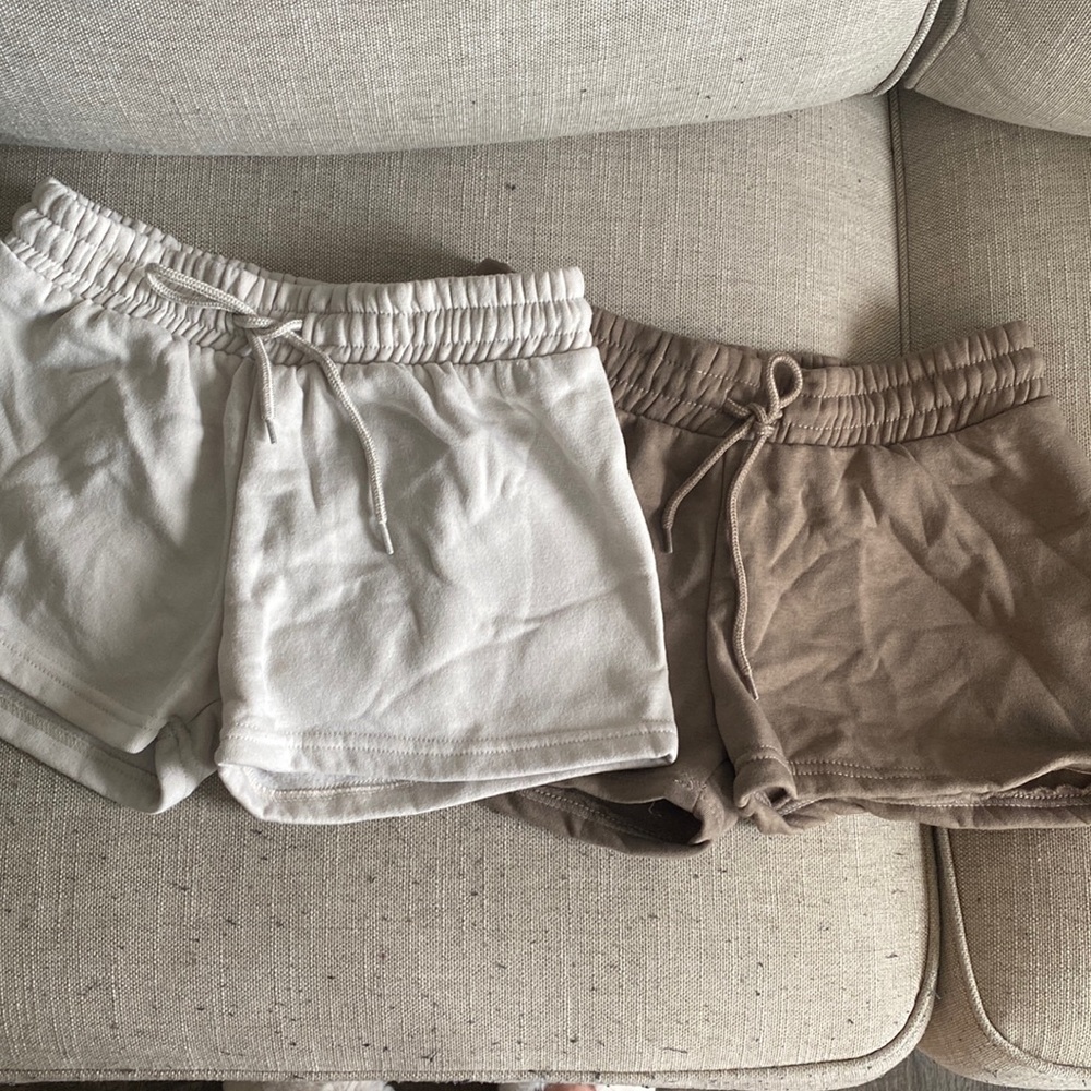 Size; both M (fit like S)